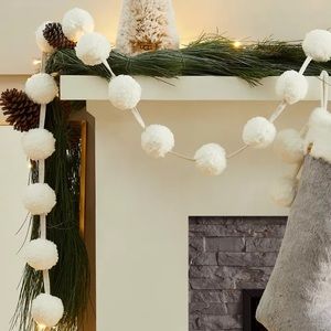 COPY - UGG Pom Pom Garland